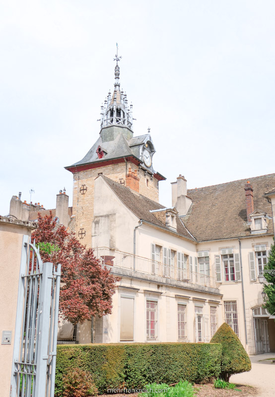 Beaune Sehenswürdigkeiten Glockenturm Frankreich Burgund