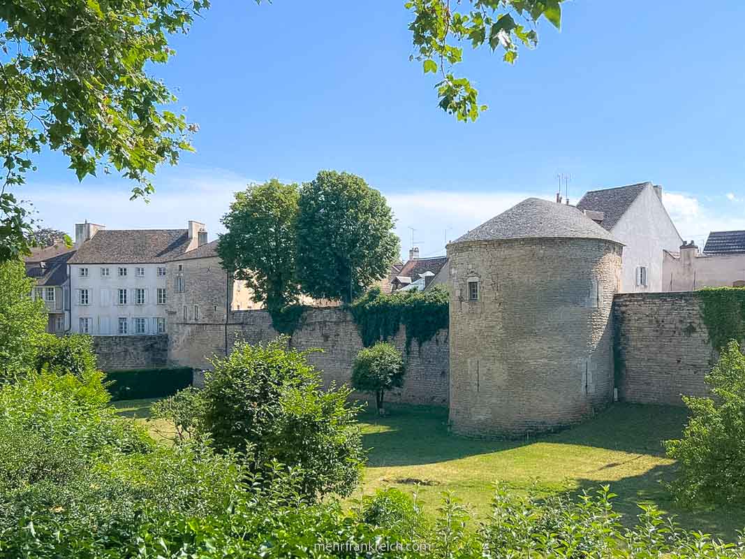 Beaune Frankreich sehenswürdigkeiten Stadtmauer