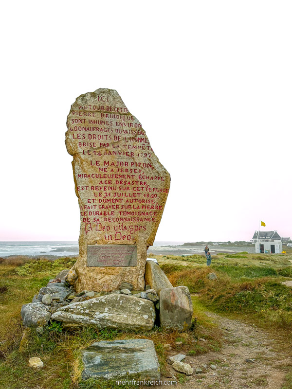 frankreich-bretagne-menhir-des-droites-homme