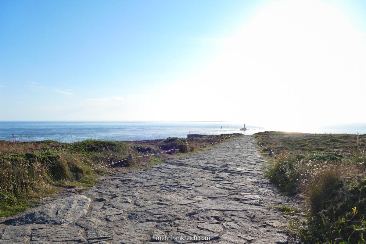 frankreich-bretagne-weg-pointe-du-raz