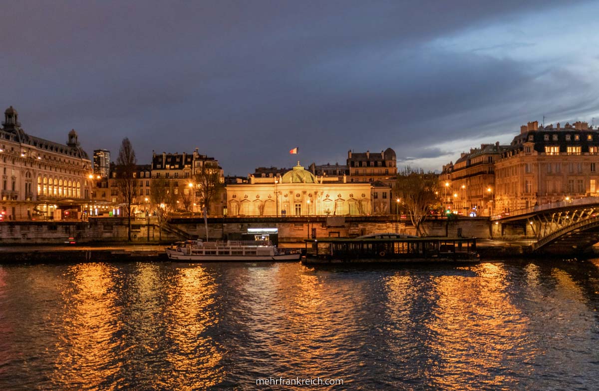 Paris Verliebte Seine bei Nacht