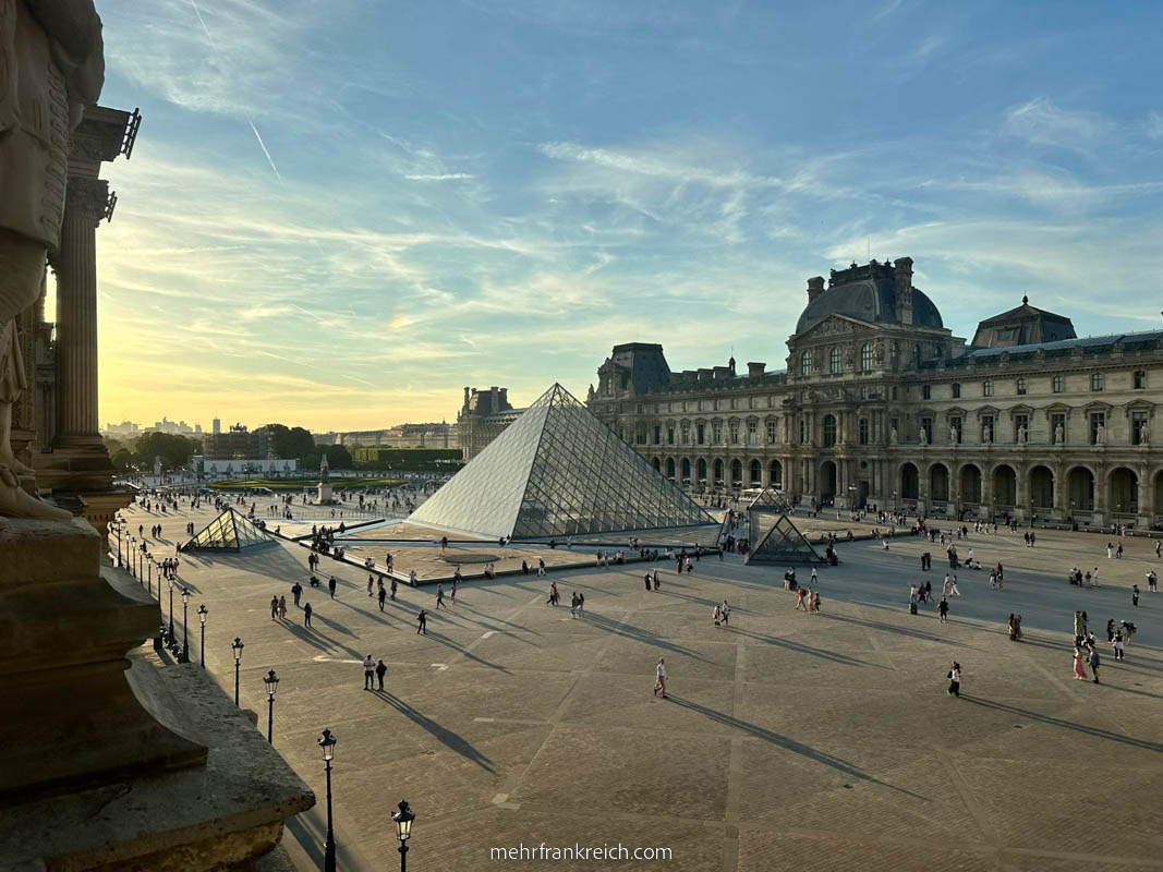 Louvre Paris Abendstimmung