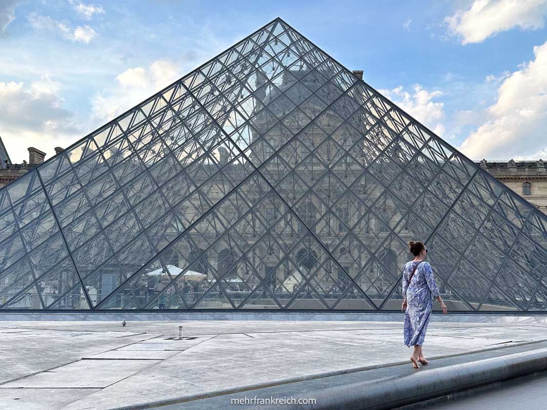 Louvre Paris Pyramide