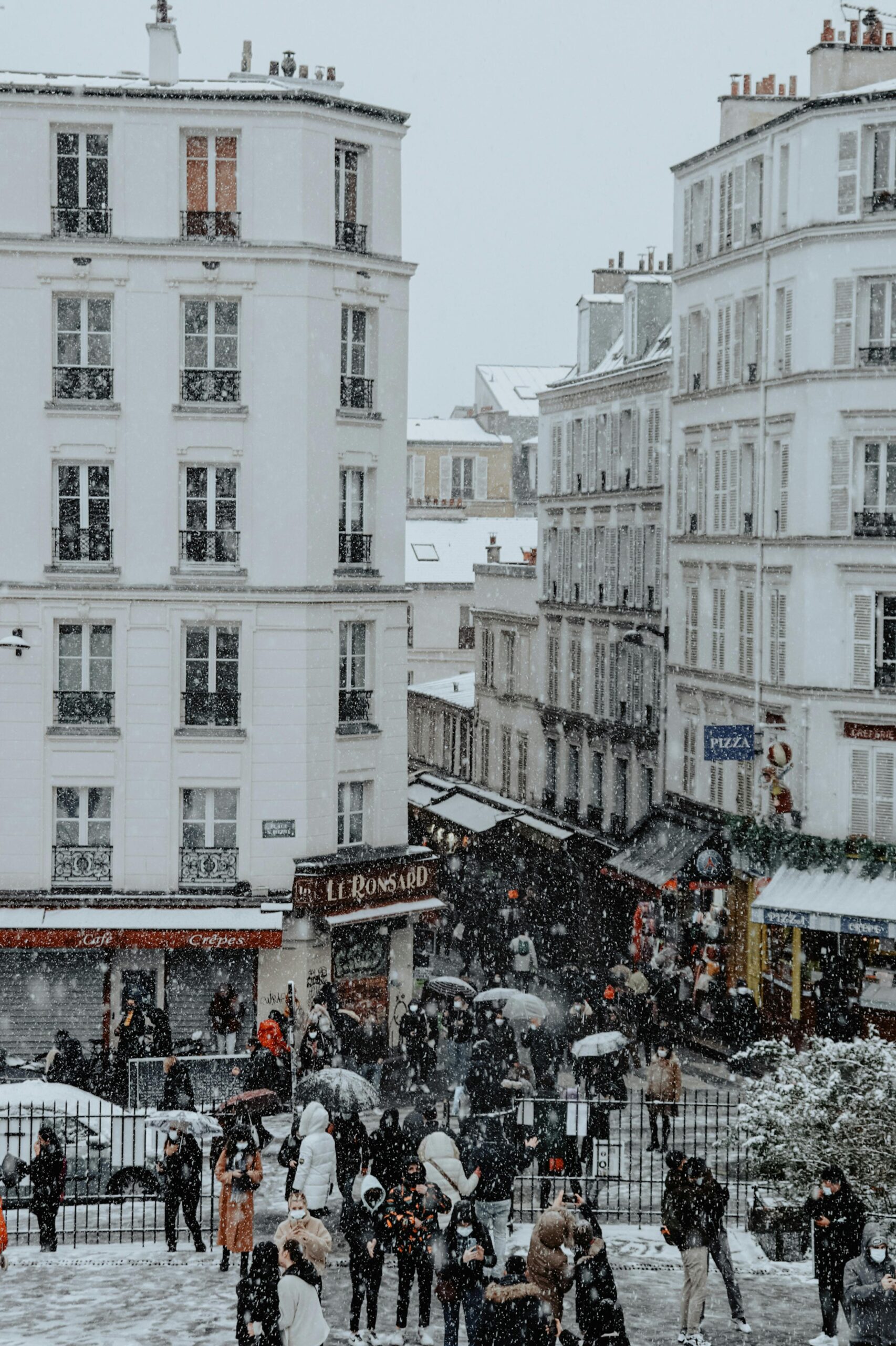 Montmartre im Schnee Paris im Winter